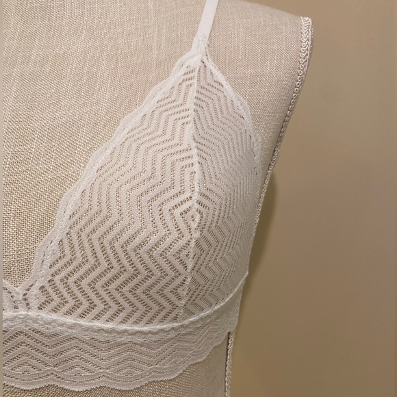 New Cosabella Italian Luxury Lace White Plunge Triangle Bralette Made in Italy - Picture 4 of 10